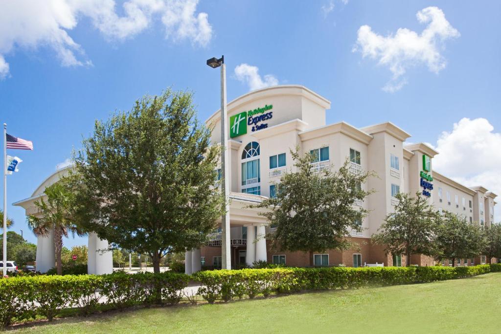 Holiday Inn Express Hotel & Suites Fort Pierce West an IHG Hotel Main image 2